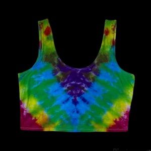 ✨SOLD✨ NWOT Tie Dye V Design Crop Top